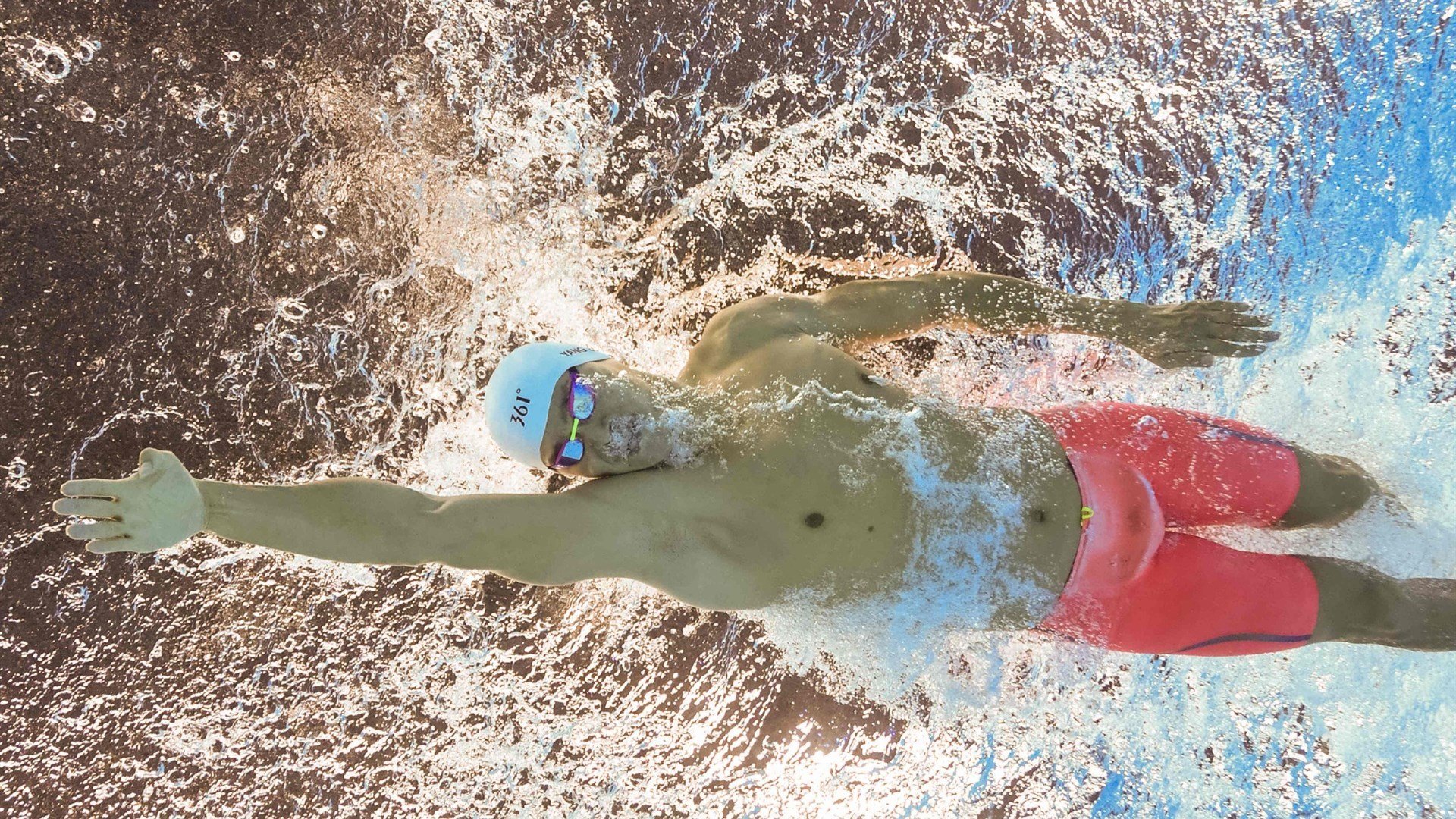 球员场上动作精彩回放，球员入场顺序